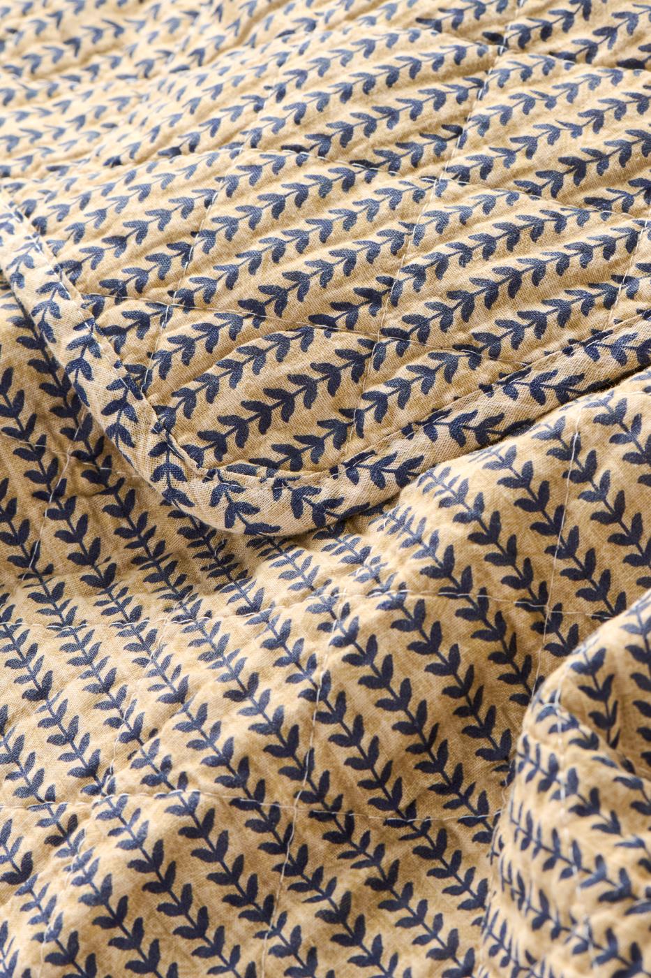 Quiltad pläd beige mörkblå 180 x 130 cm
