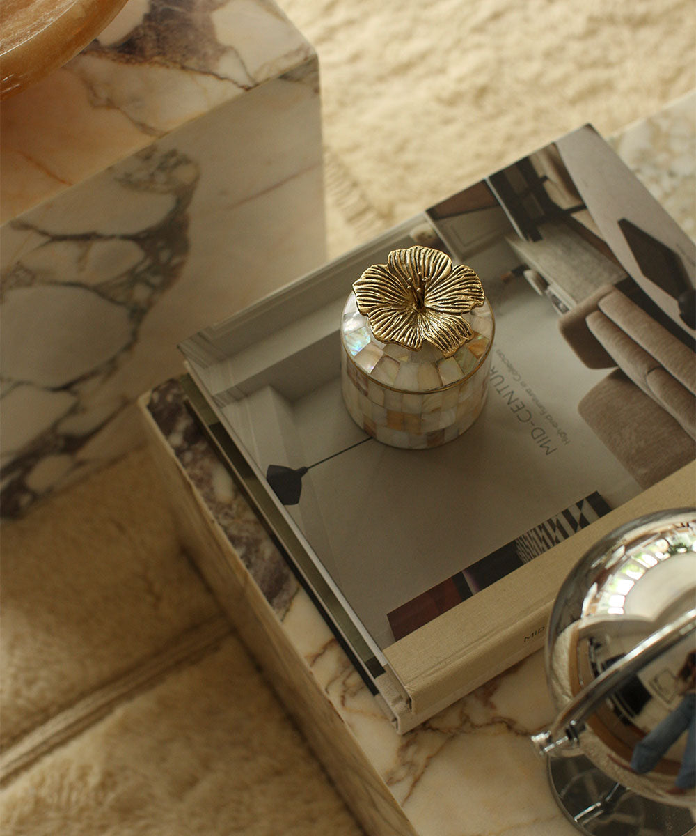 Hailey ask med Hibiscus Pearly