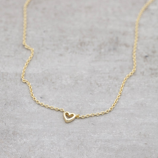 Halsband i guld hjärta