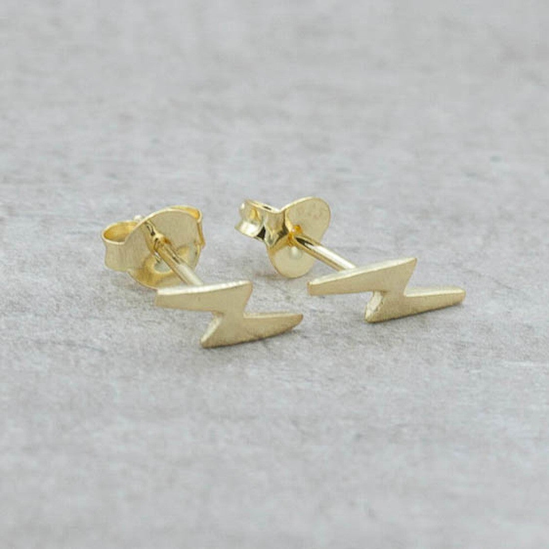 Örhängen i guld blixt