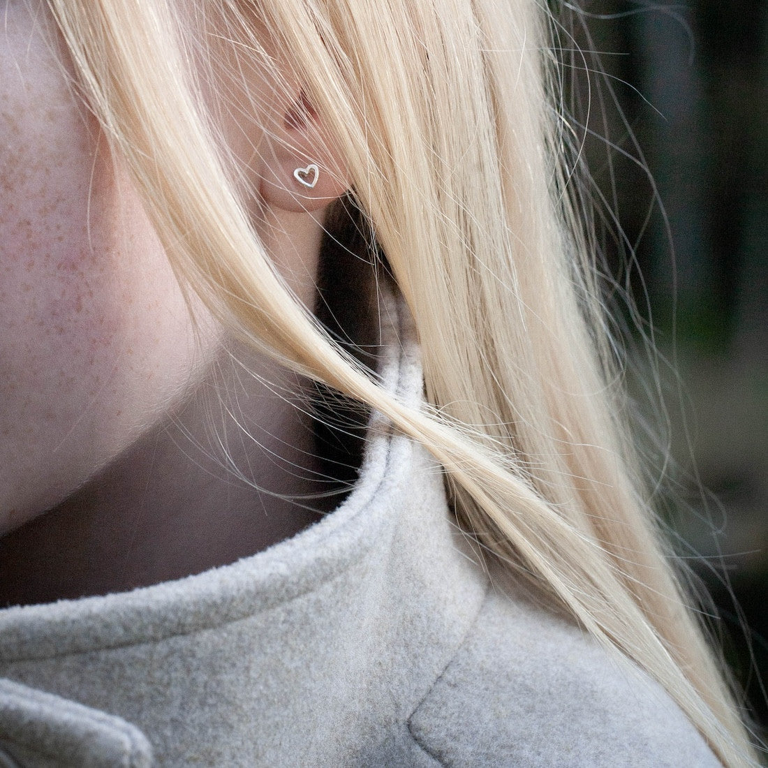 Örhängen i guld hjärta