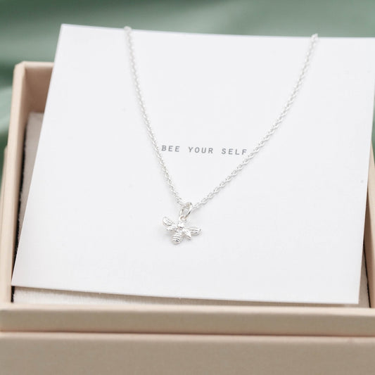 Halsband i silver bee your self