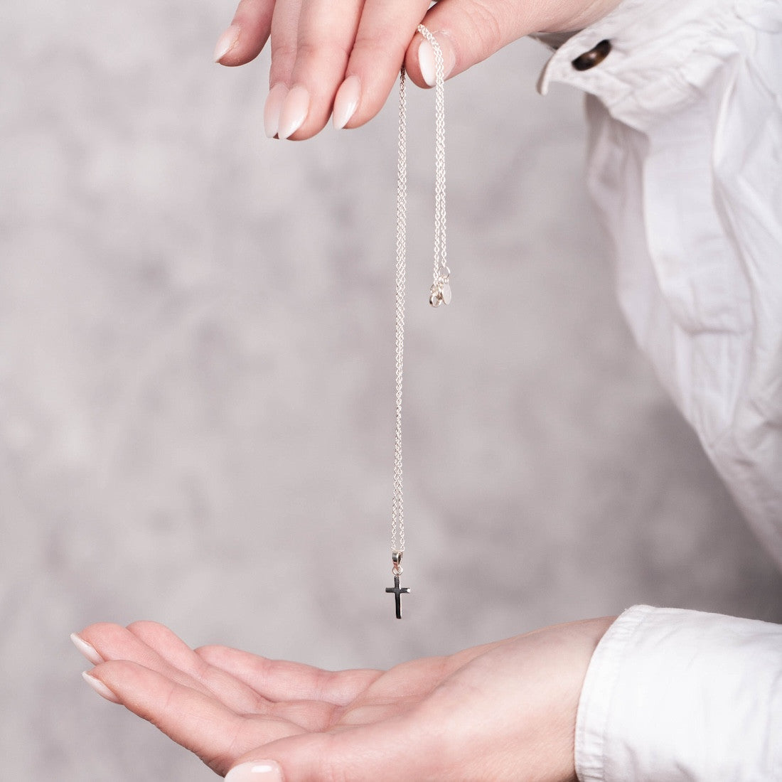 Halsband kors silver