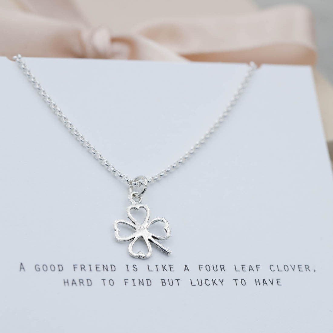 Halsband lyckoklöver silver