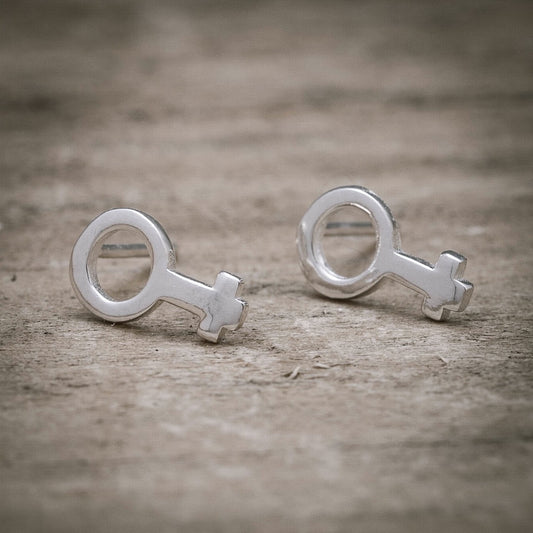 Örhängen i silver kvinnotecken