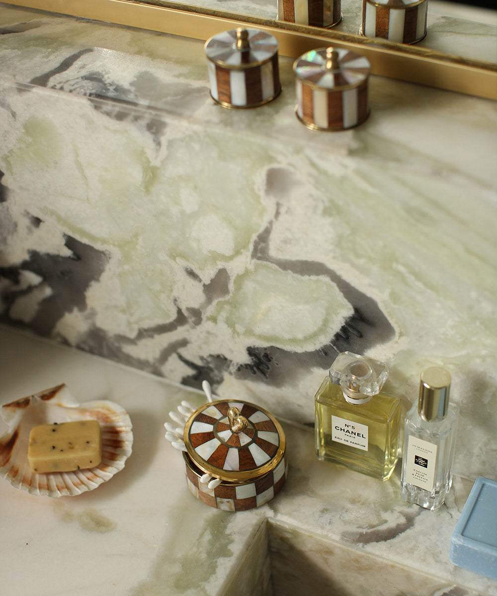 Heart ask med hjärta trä