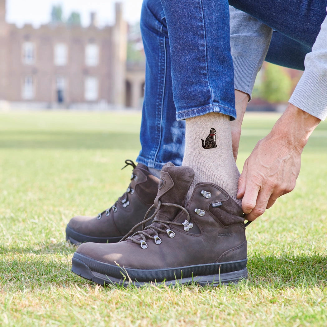 Strumpor med broderad Katt