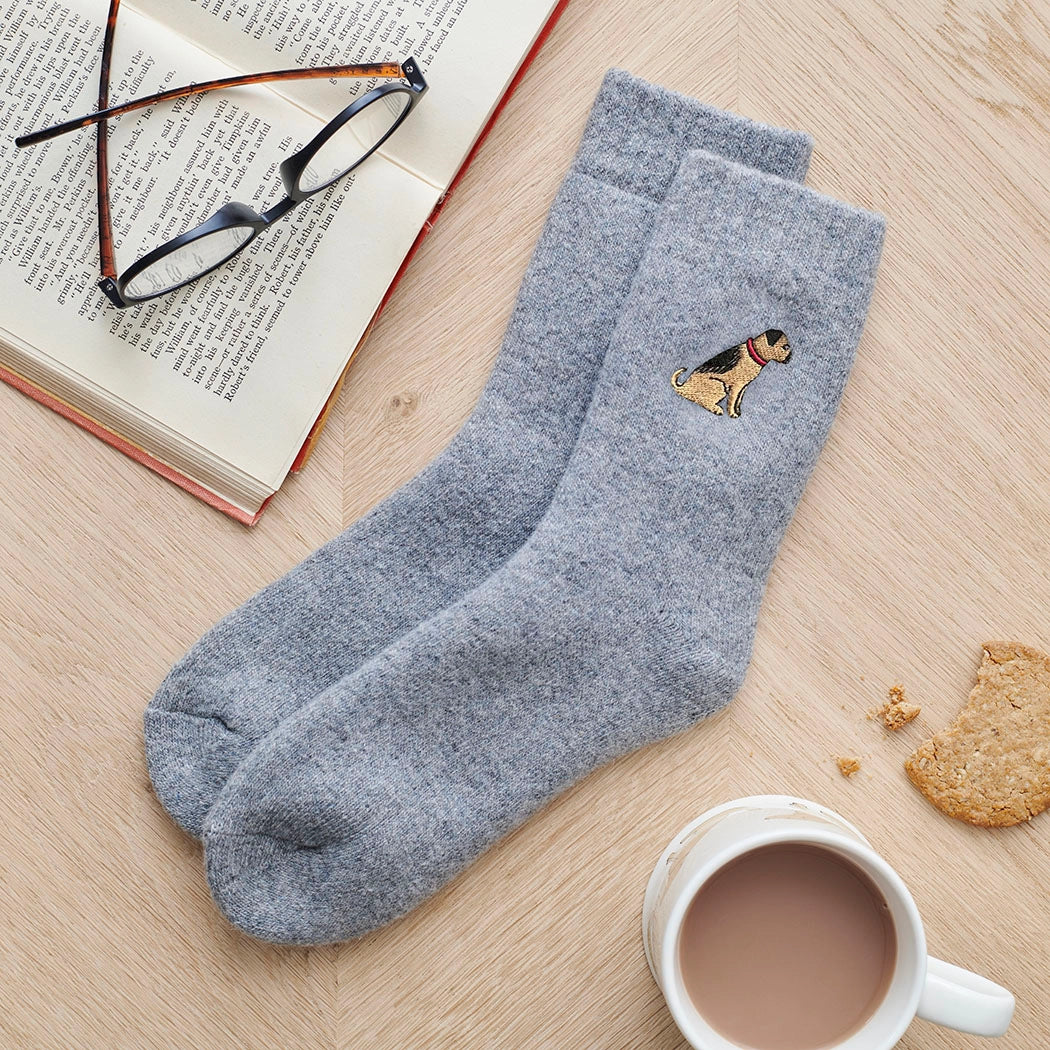 Strumpor med broderad hund - Border Terrier