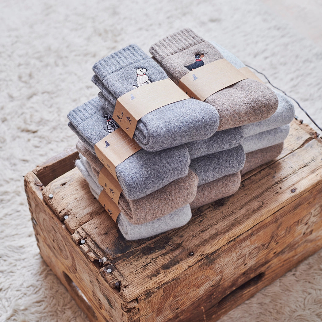 Strumpor med broderad hund - Labrador