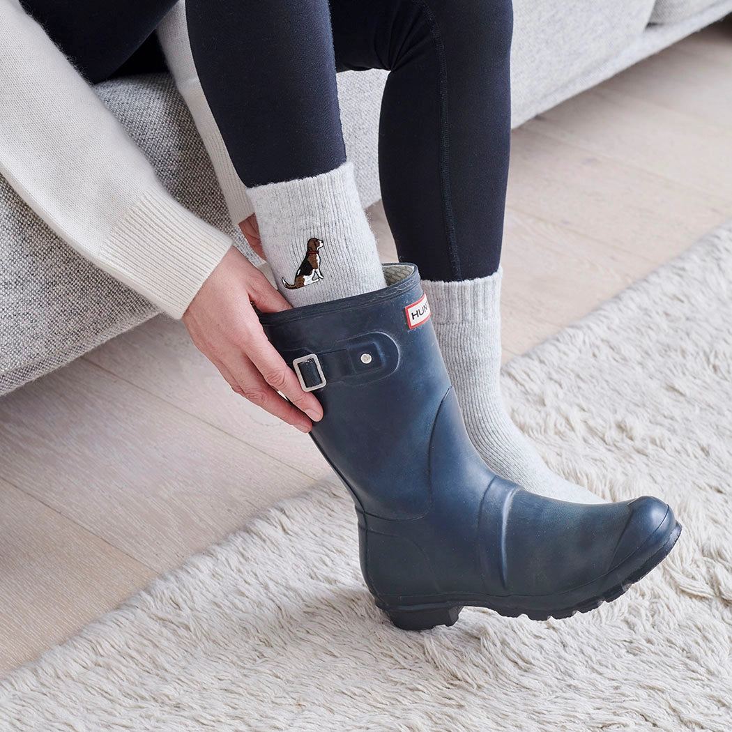 Strumpor med broderad hund - Beagle