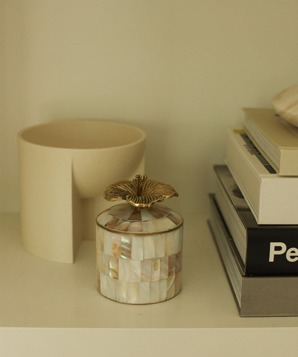 Hailey ask med Hibiscus Pearly