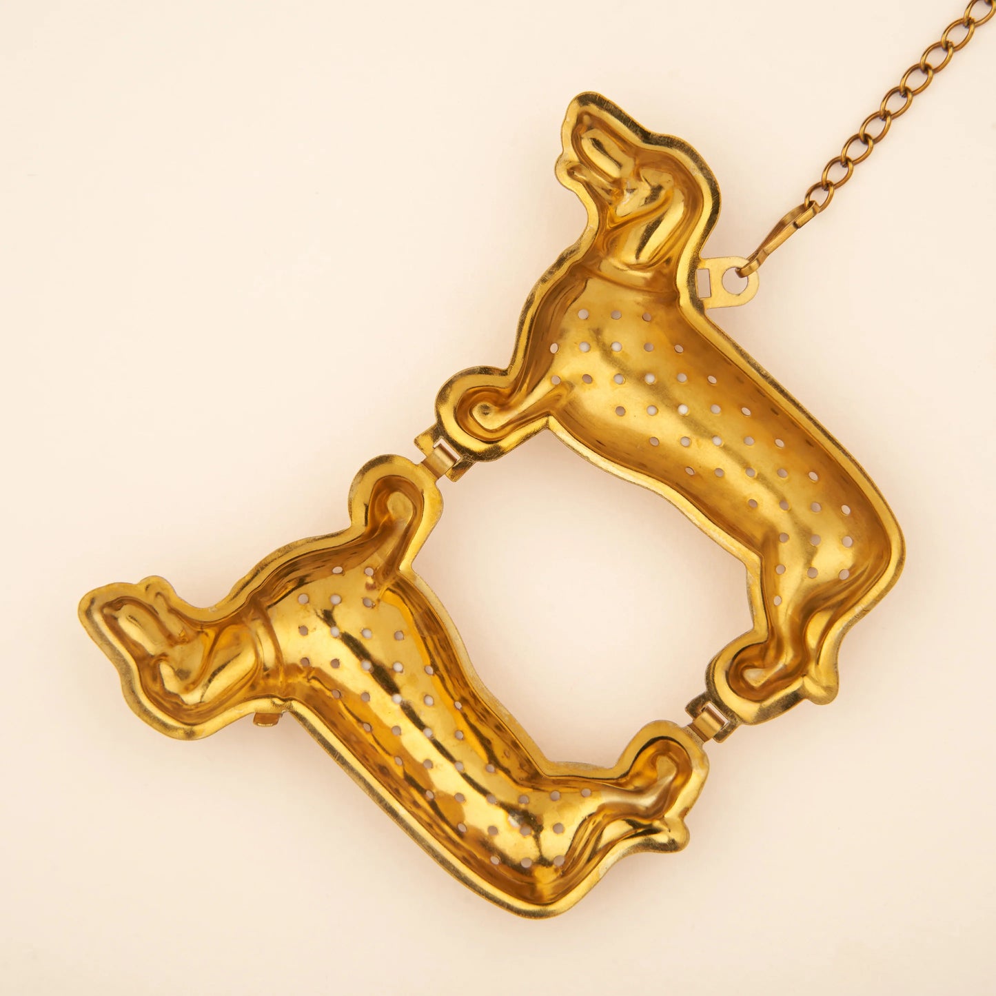 Coucou Suzette pin broche Tax