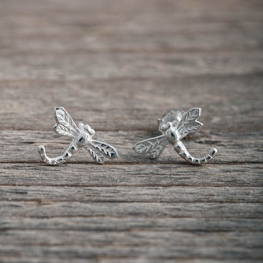 Örhängen i silver trollslända