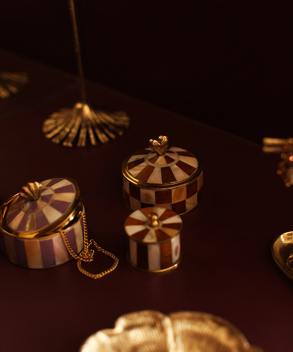 Heart ask med hjärta trä